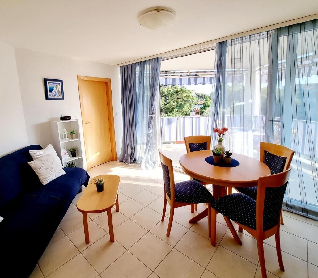Sea View App Mirta Apartamento Umago Exterior foto