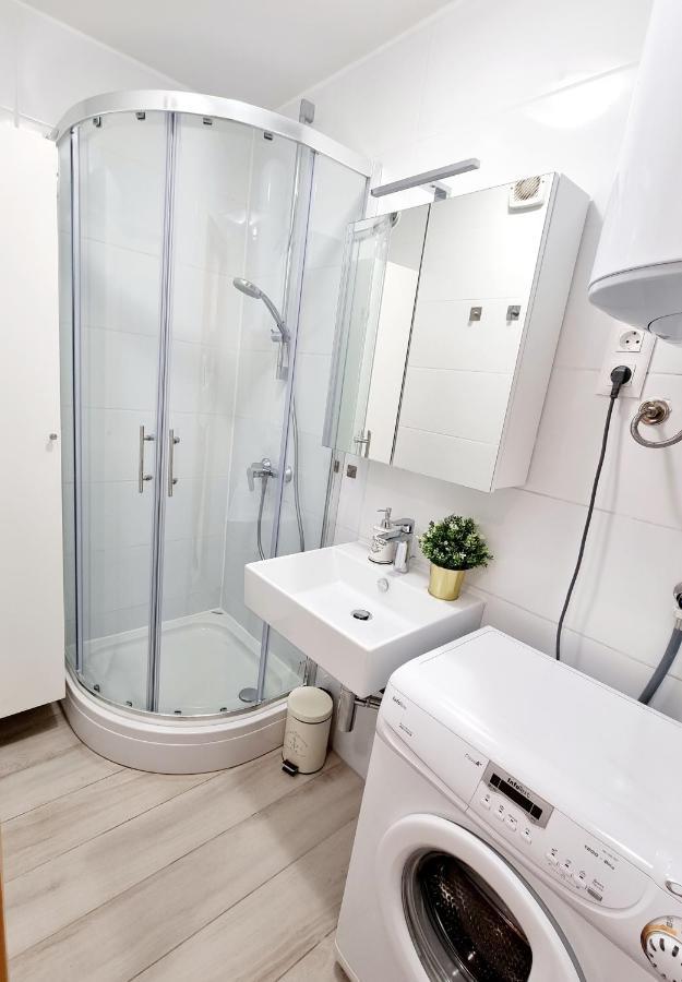 Sea View App Mirta Apartamento Umago Exterior foto