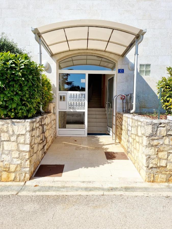 Sea View App Mirta Apartamento Umago Exterior foto